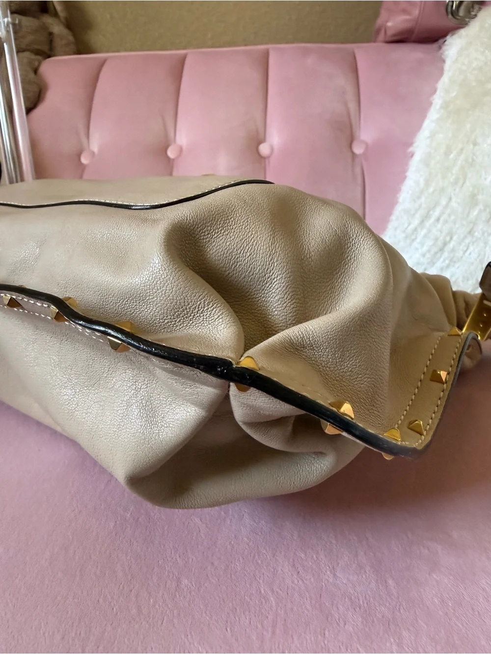💯Auth! Marc Jacobs Cream Pebbled Leather Shoulder Bag with Gold Hardware & Lock